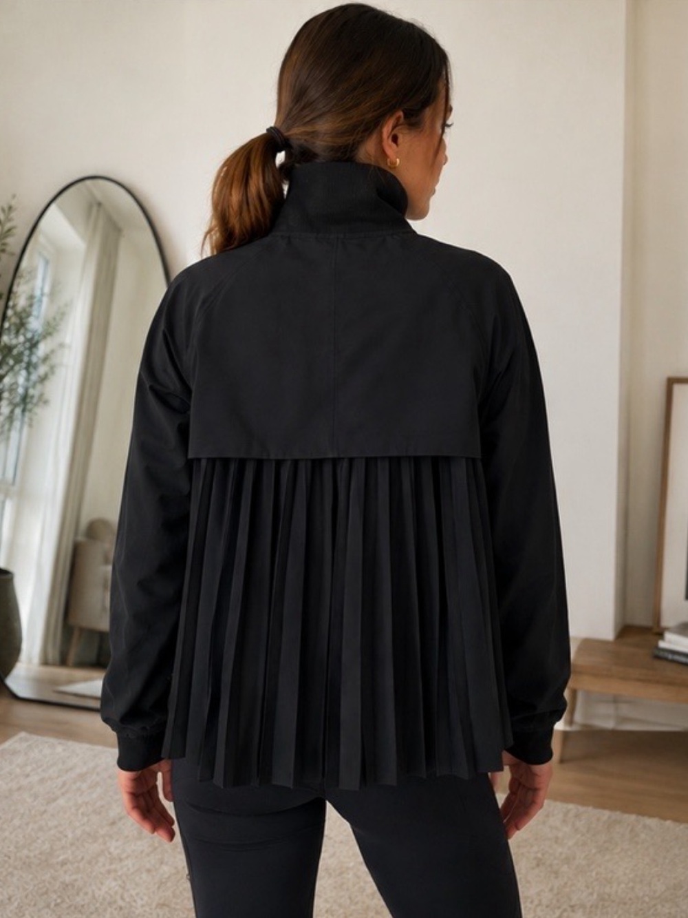 Athleta Advantage Pleated Back Jacket Black Large Golf Tennis Flowy Sporty